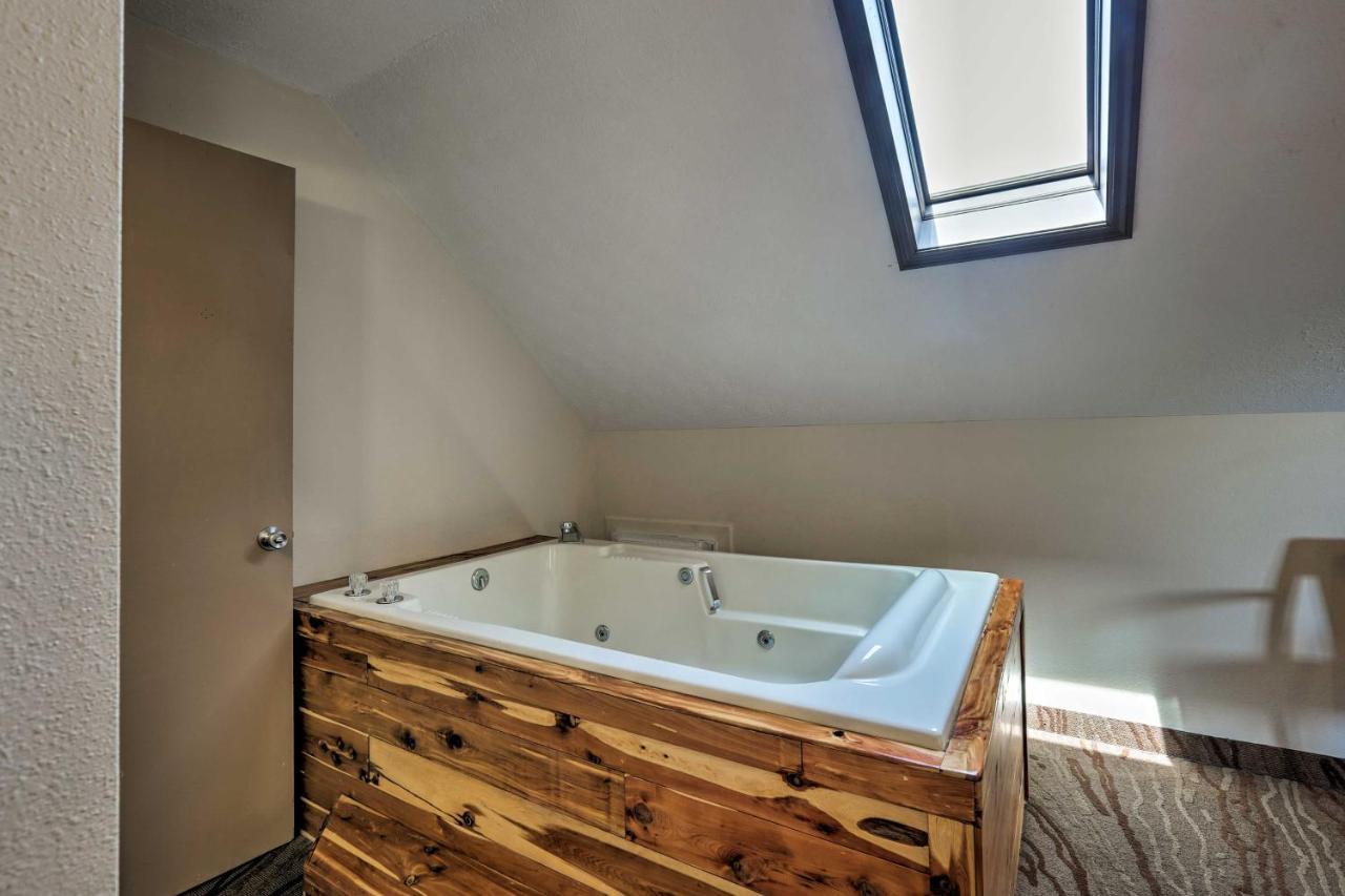 Burkesville Apt With Deck, Views And Pool Access! Экстерьер фото